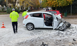 Eskişehir’de Facia! Hurdaya Dönen Aracın Sürücüsü Can Verdi!
