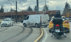 Eskişehir’de Pes Dedirten Görüntü! Kırmızı Işığı Böyle Aştı!