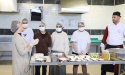 Eskişehir’de Öğrenciler Yöresel Lezzetler İçin Mutfağa Girdi