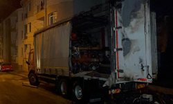 Eskişehir’de Park Halindeki Kamyon Aniden Alev Topuna Döndü!