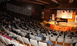 Anadolu Üniversitesi Öğrencilerinden Uluslararası Yarışmada Başarı!