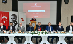 Eskişehir Valisi Erdinç Yılmaz Basın Mensuplarıyla Bir Araya Geldi!