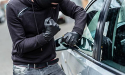 Eskişehir’de 7 Aracın Camlarını Kırıp Soyan Hırsız Yakalandı