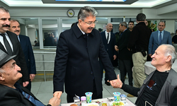 Eskişehir Valisi Yılmaz'dan Huzurevine Anlamlı Ziyaret!