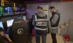 Eskişehir’de Çocuk Şube Ekiplerinden İnternet Kafeye Baskın!