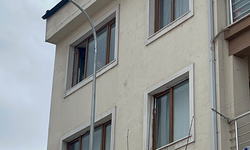 Eskişehir'de Üçüncü Kattan Düşen Çocuk Yaşam Savaşı Veriyor!