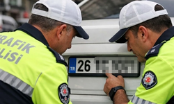 APP Plaka Normal Plaka Farkı Nedir? Araç Sahipleri İçin Süre Daralıyor!