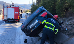 Eskişehir Yolunda Kontrolden Çıkan Araç Su Kanalına Savruldu