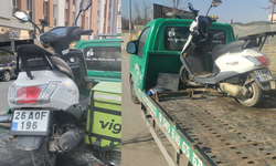 Eskişehir'de Otomobille Çarpışan Kurye Hastaneye Kaldırıldı!