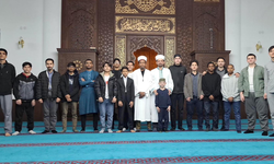 Eskişehir’de Teravihte Mihraba Geçen Gençler Takdir Topluyor