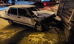 Eskişehir’de Alkollü Sürücü Park Halindeki Kamyonete Çarptı!