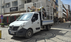 Eskişehir'de Dar Sokakta Hatalı Park Adeta Trafiği Felç Etti