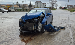 Eskişehir’de Dur Levhasına Uymayan Sürücü Çöp Kamyonuna Çarptı!