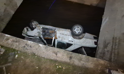 Eskişehir’de Felaketi Yaşadılar! Araç Sulama Kanalına Uçtu!