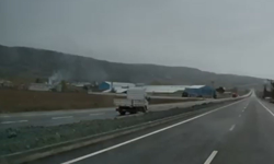 Eskişehir’de Ters Yöne Giren Kamyonet Kazaya Davetiye Çıkardı!