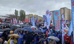 Eskişehir’de 1 Mayıs Kutlamalarına Binlerce Kişi Katıldı!