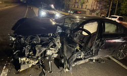 Eskişehir’de Kaza Yaptıktan Sonra Hurdaya Dönen Araçtan Kıl Payı Kurtuldu!