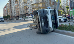 Eskişehir’de Midibüsün Çarptığı İşçi Servisi Devrildi!