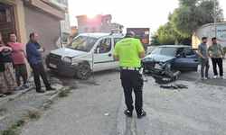 Eskişehir’de İki Araç Çarpıştı Biri Eve Savruldu
