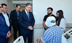 Eskişehir Valisi Yılmaz Yaralı İtfaiyecileri Ziyaret Etti!