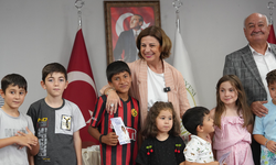 Başkan Ünlüce’den Öğrencilere Yeni Dönem Öncesi Anlamlı Hediye!