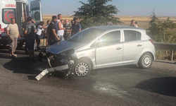 Eskişehir Yolunda Bariyerlere Giren Araçta 1’i Çocuk 3 Kişi Yaralandı!