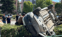 Eskişehir’de Korkutan Kaza: Araç Takla Atıp Ters Döndü