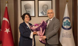 ESOGÜ’de Bayrak Değişim Emine Gümüşsoy Göreve Başladı