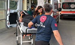 Darp Edilen Kadına Yardım Etmek İsterken Bıçaklandı