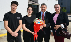 Eskişehir Valisi Yılmaz Lise Öğrencileriyle Bir Araya Geldi!