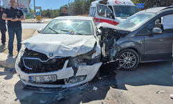 Eskişehir’de Felaketi Yaşadılar! Feci Kazada 3’ü Çocuk 7 Kişi Yaralandı!