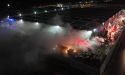 Eskişehir’de Geceyi Alevler Aydınlattı! Fabrikada Çıkan Yangında Faciadan Dönüldü!