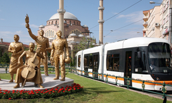 Eskişehir’de Kaza Tramvay Seferlerini Durdurdu