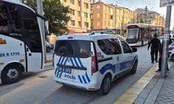 Eskişehir’de Otomobil Yaşlı Kadına Çarptı! Seferler Aksadı
