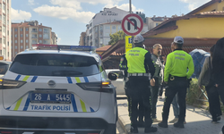 Eskişehir’de Otomobille Çarpışan Motosikletli Yaralandı