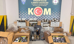 Eskişehir’de Kaçakçılara Darbe! Bin Litre Alkol Kilolarca Tütün Ele Geçirildi!