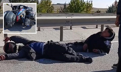 Eskişehir’de Motosikletin Refüje Savrulduğu Feci Kazada 2 Kişi Yaralandı!
