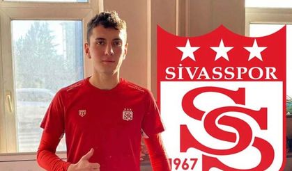 Genç futbolcu Eskişehirspor'dan ayrılıp Sivasspor'a imza attı!