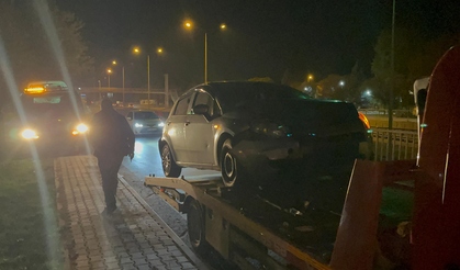 Eskişehir’de Polisten Kaçan Sürücü Kaza Yaparak Durabildi!