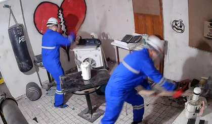 Eskişehir’de Bu Eve Girenler Stresini Kırıp Dökerek Atıyor!