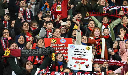 Eskişehirspor Tribünleri Minik Taraftarlarla Şenlendi!