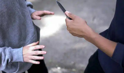 Sigara Vermedi Diye 14 Yaşındaki Çocuk 16 Yaşındaki Çocuğu Bıçakladı!