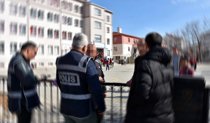 Eskişehir’de Okul Çevresindeki 373 Şüpheli Şahıs Sorgulandı!