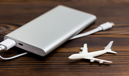 Uçuşlarda Yeni Dönem Başlıyor! Uçakta Şarj Etmek Artık Yasak