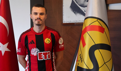 Eskişehirspor Genç Sol Beki Kadrosuna Kattı!