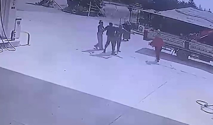 Akılalmaz Olay! Genç Kız Ailesinin Yanından Silah Zoruyla Kaçırıldı!