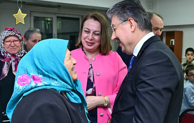 Eskişehir Valisi Yılmaz İftarda Huzurevi Sakinleriyle Buluştu!