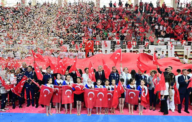 Eskişehir'de 19 Mayıs Atatürk’ü Anma, Gençlik ve Spor Bayramı Coşkuyla Kutlandı!