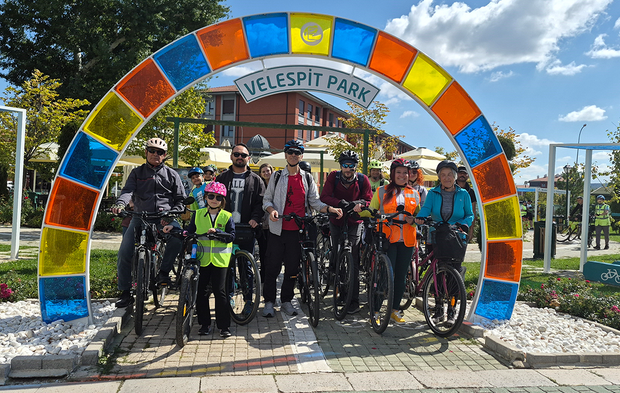 Eskişehir’de 7’den 70’e Bisiklet Sevdalıları Farkındalık İçin Pedalladı!