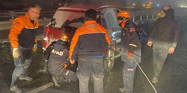 Eskişehir - Kütahya karayolunda zincirleme trafik kazaları!
